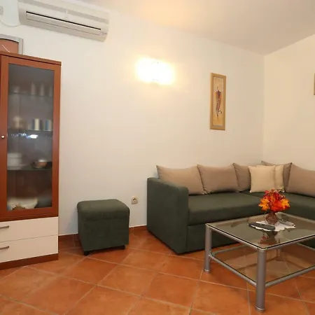 By The Sea Apartman *